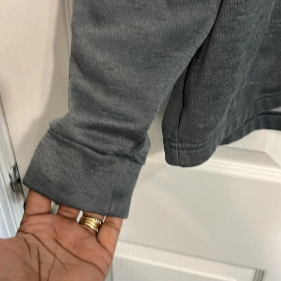 Under Armour men’s large loose pullover with 1/4 zip in gray - Picture 3 of 7